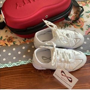 Nfinity Evolution cheer shoe size 13 youth